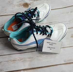 Womens Puma Track shoes - no spikes